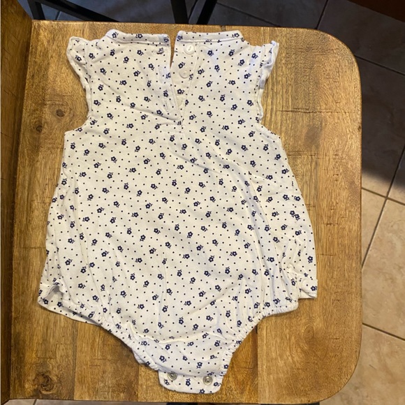 Set of two “first impressions” baby one piece summer outfits. Size 0-3 month - Picture 7 of 7